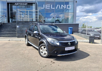 Подержанный автомобиль Renault Sandero 2011 года (3 фото)