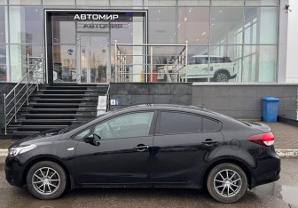 Подержанный автомобиль Kia Cerato Sedan 2019 года (8 фото)