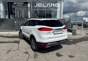 Подержанный автомобиль Geely Atlas 2021 года (7 фото)