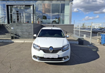 Подержанный автомобиль Renault Logan Sedan 2015 года (2 фото)