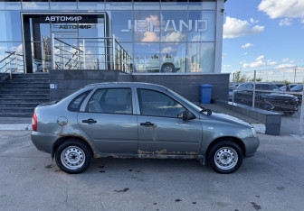 Подержанный автомобиль LADA (ВАЗ) Kalina Sedan 2011 года (4 фото)