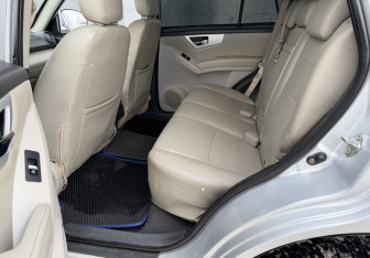 Подержанный автомобиль Lifan X60 2012 года (12 фото)