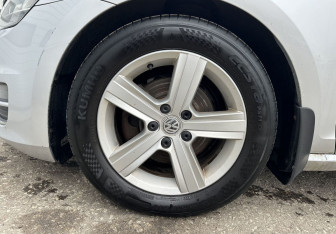 Подержанный автомобиль Volkswagen Golf Hatchback 2013 года (14 фото)