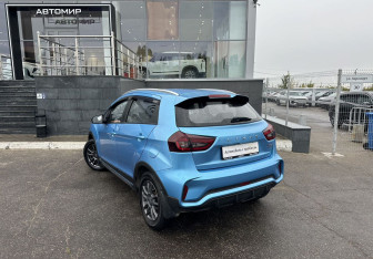 Подержанный автомобиль LIVAN X3Pro 2023 года (7 фото)