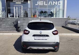 Подержанный автомобиль Renault Kaptur 2021 года (6 фото)