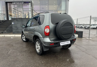 Подержанный автомобиль Chevrolet Niva 2012 года (7 фото)