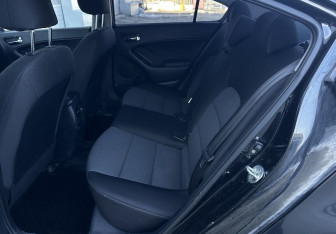 Подержанный автомобиль Kia Cerato Sedan 2015 года (12 фото)