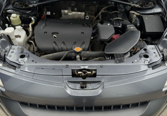 Подержанный автомобиль Peugeot 4007 2011 года (13 фото)