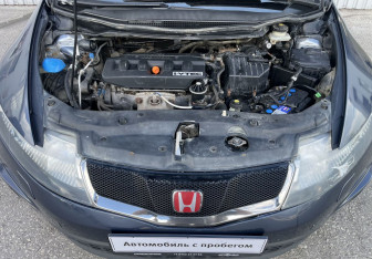 Подержанный автомобиль Honda Civic Hatchback 2008 года (13 фото)