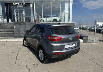 Подержанный автомобиль Hyundai Creta 2019 года (7 фото)
