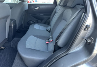 Подержанный автомобиль Nissan Qashqai 2012 года (12 фото)