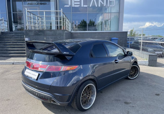 Подержанный автомобиль Honda Civic Hatchback 2008 года (5 фото)