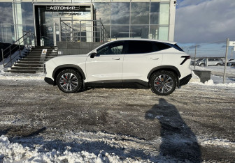 Подержанный автомобиль Jetour Dashing 2023 года (8 фото)