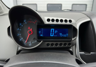 Подержанный автомобиль Chevrolet Aveo Sedan 2013 года (9 фото)