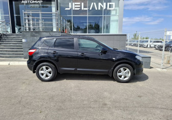 Подержанный автомобиль Nissan Qashqai 2011 года (4 фото)