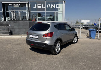 Подержанный автомобиль Nissan Qashqai 2008 года (5 фото)