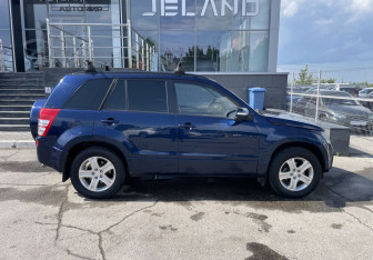 Подержанный автомобиль Suzuki Grand Vitara 2008 года (4 фото)
