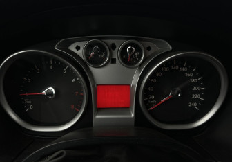 Подержанный автомобиль Ford Focus Hatchback 2009 года (9 фото)