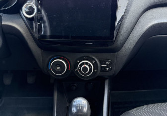 Подержанный автомобиль Kia Rio Sedan 2012 года (11 фото)