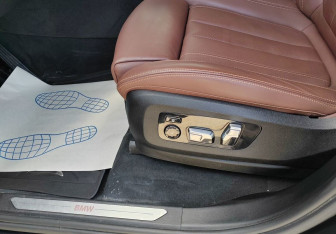 Подержанный автомобиль BMW X5 2019 года (13 фото)