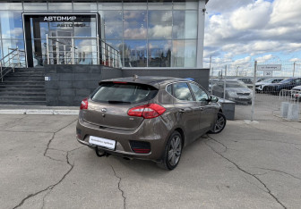 Подержанный автомобиль Kia Ceed Hatchback 2017 года (5 фото)