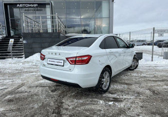 Подержанный автомобиль LADA (ВАЗ) Vesta Sedan 2017 года (5 фото)