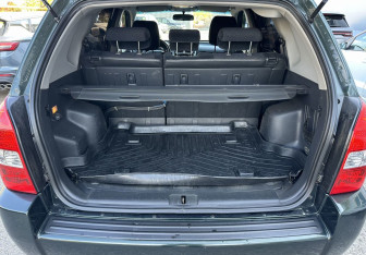 Подержанный автомобиль Hyundai Tucson 2006 года (15 фото)