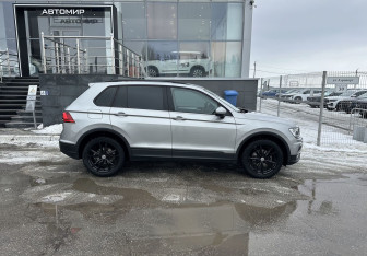 Подержанный автомобиль Volkswagen Tiguan 2020 года (4 фото)