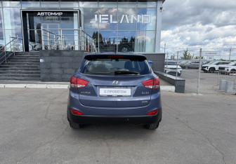 Подержанный автомобиль Hyundai ix35 2013 года (6 фото)