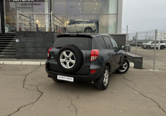 Подержанный автомобиль Toyota RAV4 2006 года (5 фото)