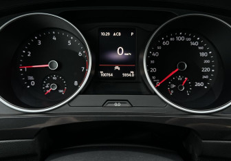 Подержанный автомобиль Volkswagen Tiguan 2021 года (9 фото)