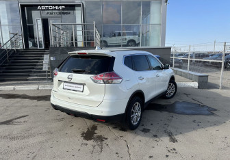 Подержанный автомобиль Nissan X-Trail 2017 года (5 фото)