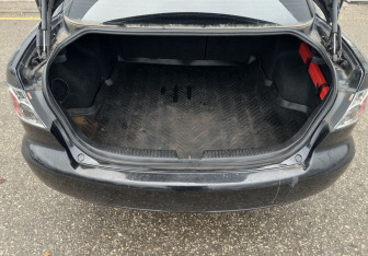 Подержанный автомобиль Mazda 6 Sedan 2006 года (15 фото)