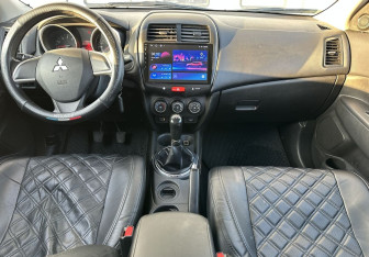 Подержанный автомобиль Mitsubishi ASX 2014 года (10 фото)