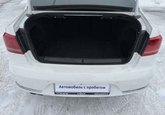 Подержанный автомобиль Volkswagen Passat Sedan 2012 года (15 фото)