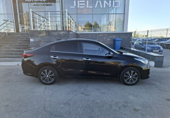Подержанный автомобиль Kia Rio Sedan 2018 года (4 фото)
