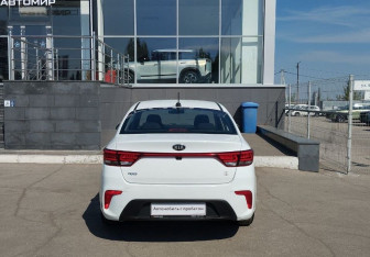 Подержанный автомобиль Kia Rio Sedan 2019 года (6 фото)
