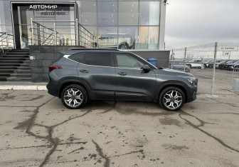 Подержанный автомобиль Kia Seltos 2020 года (4 фото)