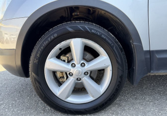 Подержанный автомобиль Nissan Qashqai 2008 года (15 фото)