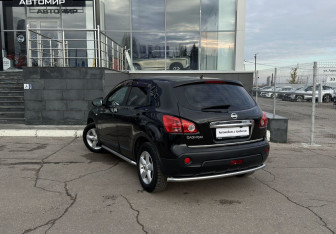 Подержанный автомобиль Nissan Qashqai 2007 года (7 фото)