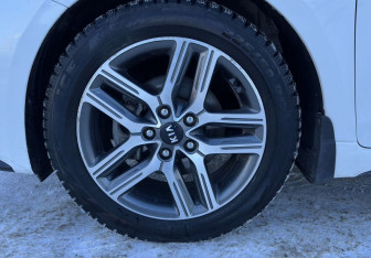 Подержанный автомобиль Kia Cerato Sedan 2021 года (14 фото)