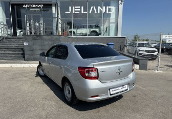 Подержанный автомобиль Renault Logan Sedan 2017 года (7 фото)