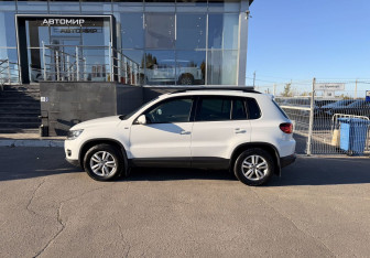 Подержанный автомобиль Volkswagen Tiguan 2015 года (8 фото)