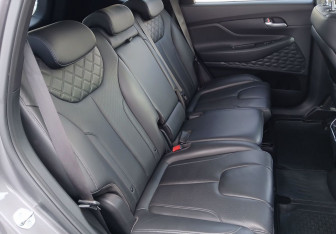 Подержанный автомобиль Hyundai Santa Fe 2021 года (12 фото)