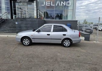 Подержанный автомобиль Hyundai Accent Sedan 2007 года (8 фото)
