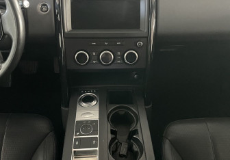 Подержанный автомобиль Land Rover Discovery 2019 года (11 фото)