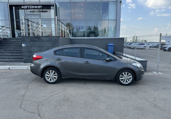 Подержанный автомобиль Kia Cerato Sedan 2013 года (4 фото)
