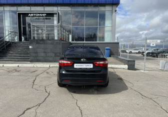 Подержанный автомобиль Kia Rio Sedan 2014 года (6 фото)