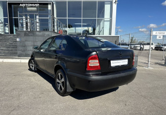 Подержанный автомобиль Skoda Octavia Wagon 2008 года (7 фото)