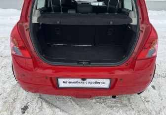 Подержанный автомобиль Suzuki Swift Hatchback 2008 года (15 фото)